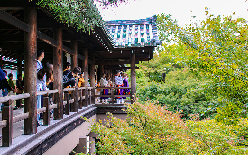 東福寺の通天橋から鳴り響く山伏の法螺貝の音